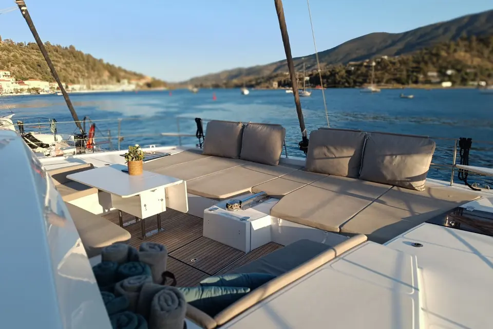Fortune One, Bali 5.4 catamaran for charter in Lavrio, photo 2