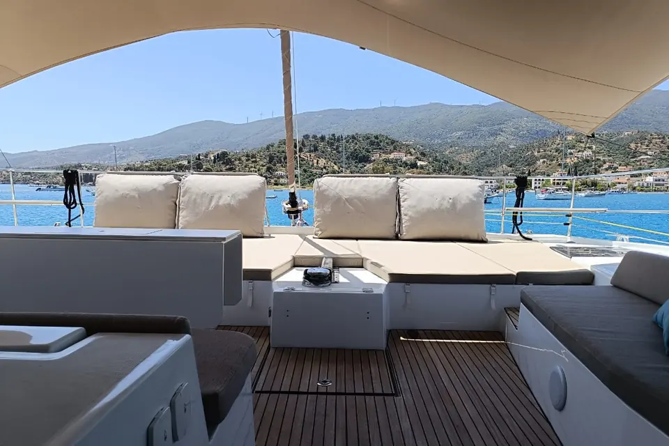 Fortune One, Bali 5.4 catamaran for charter in Lavrio, photo 3