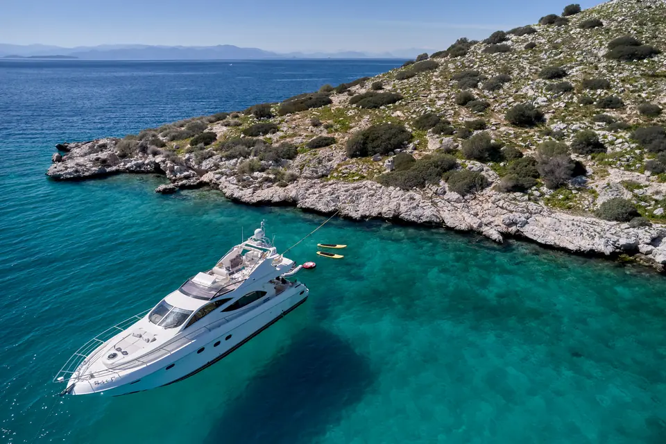 Lady L, Altamar 64 motor yacht for charter in Athens, photo 3