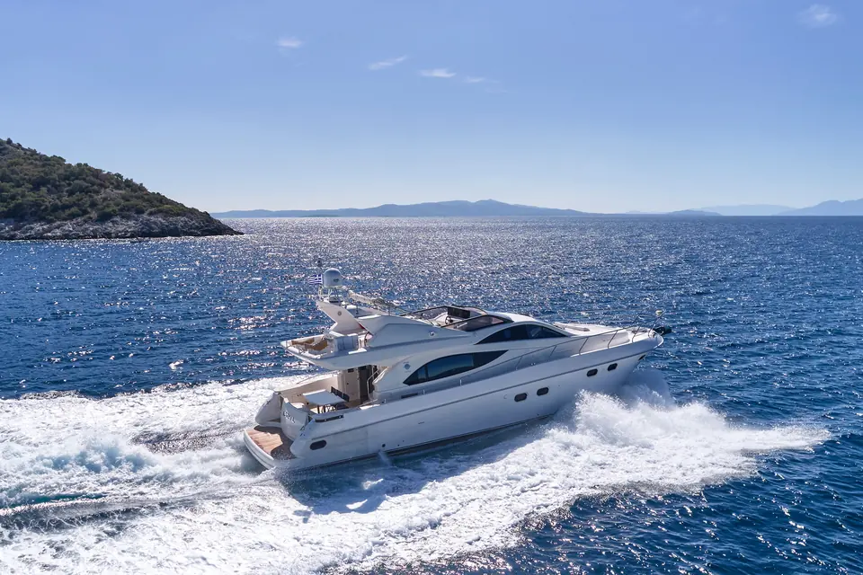 Lady L, Altamar 64 motor yacht for charter in Athens, photo 5