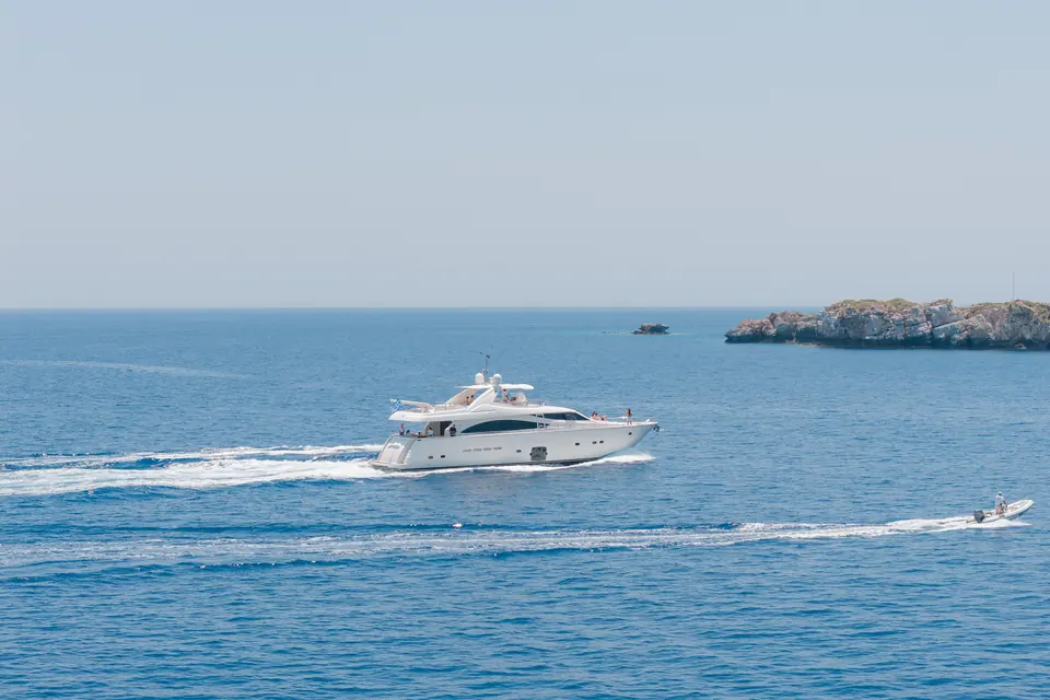 Lady Natassa, Ferretti 830 motor yacht for charter in Rhodes, photo 2