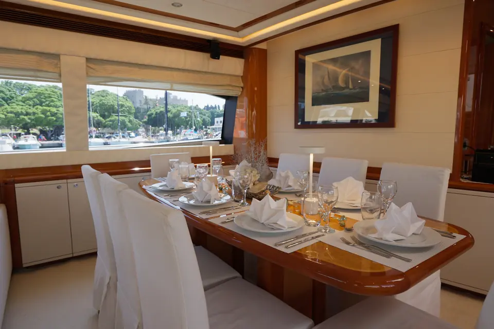 Lady Natassa, Ferretti 830 motor yacht for charter in Rhodes, photo 4