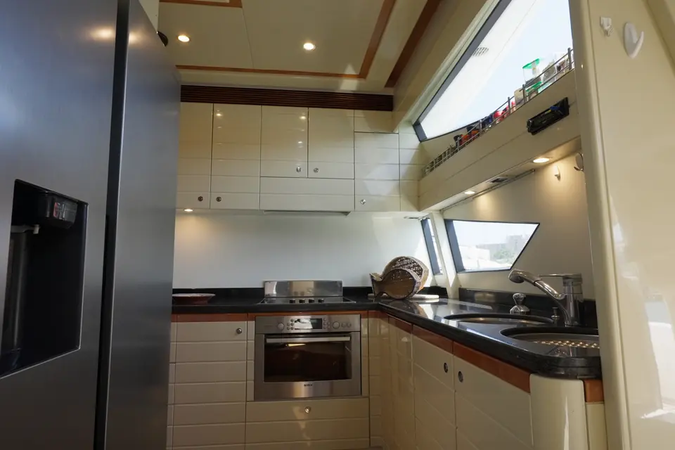 Lady Natassa, Ferretti 830 motor yacht for charter in Rhodes, photo 5