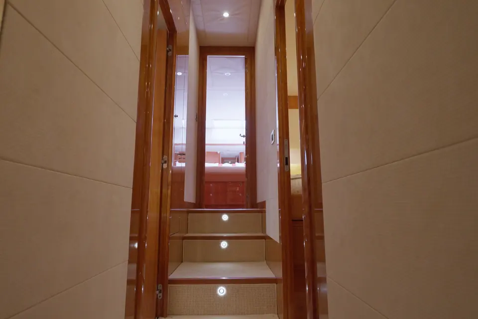 Lady Natassa, Ferretti 830 motor yacht for charter in Rhodes, photo 6