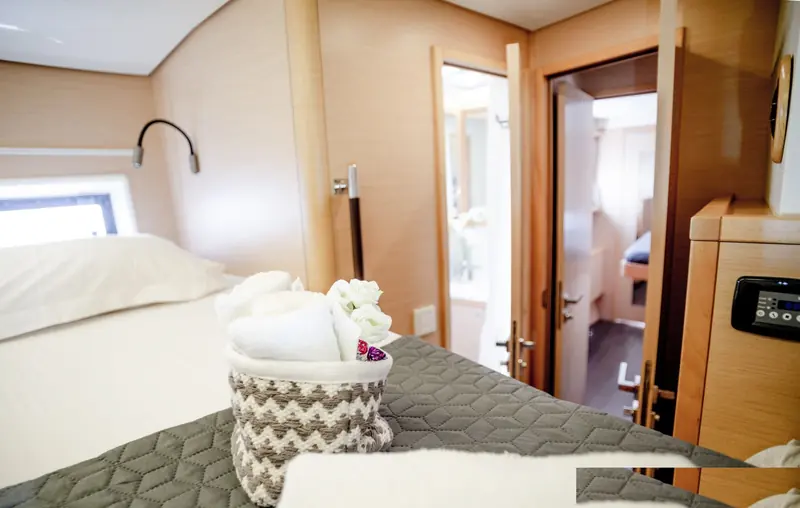 Lucky Clover, Lagoon 52 F catamaran for charter in Santorini, photo 6