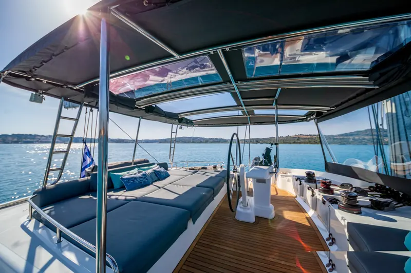 Lucky Clover, Lagoon 52 F catamaran for charter in Santorini, photo 3
