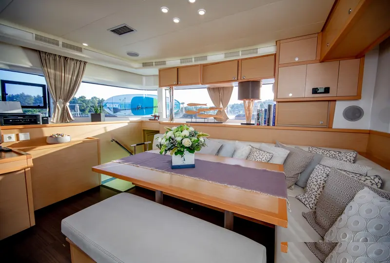 Lucky Clover, Lagoon 52 F catamaran for charter in Santorini, photo 5