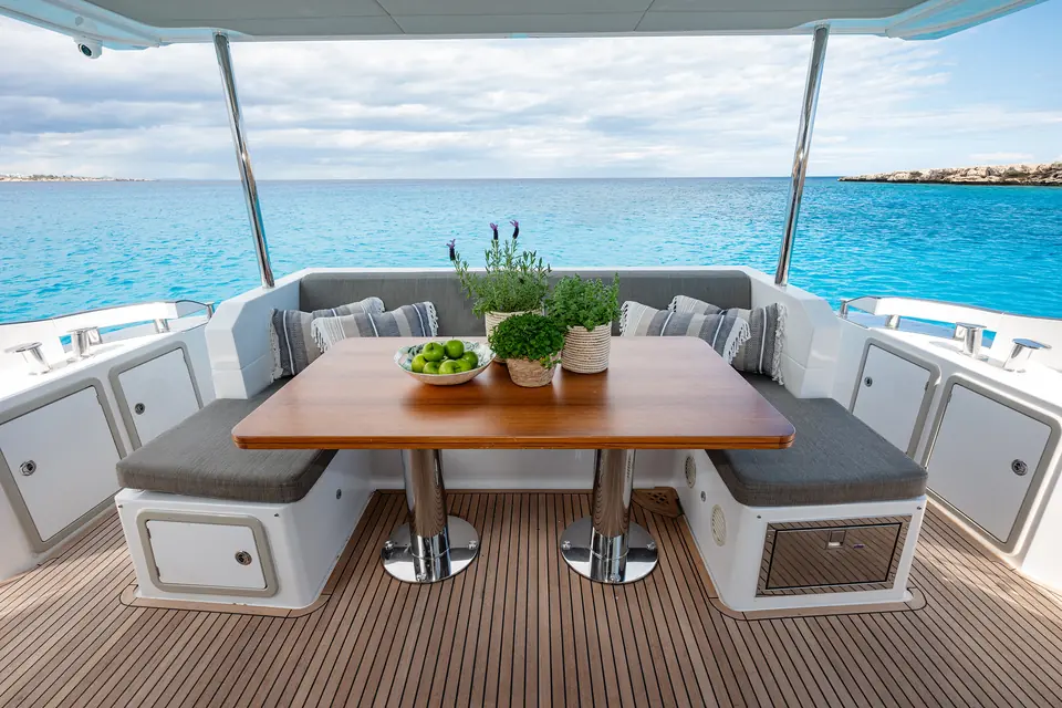 Sea Ya, Azimut 66 motor yacht for charter in Athens, photo 3