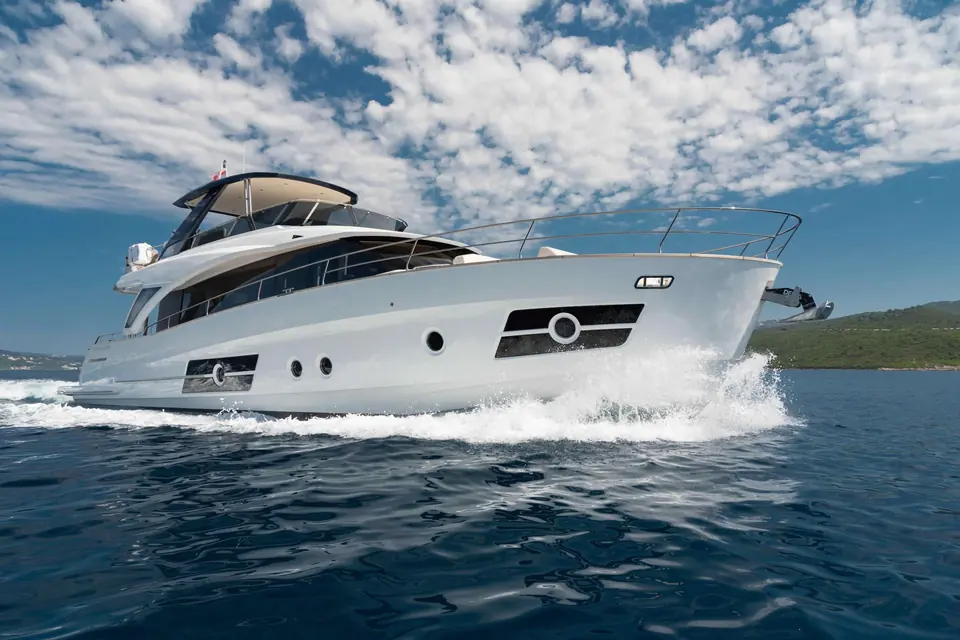 Sir Hendrik, Greenline 68 motor yacht for charter in Corfu, photo 2