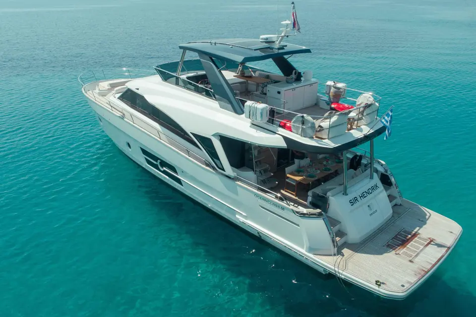 Sir Hendrik, Greenline 68 motor yacht for charter in Corfu, photo 4